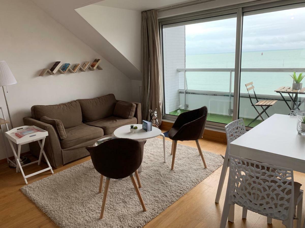 Un Balcon Sur La Mer, Acces Direct A La Plage Гранвиль Экстерьер фото